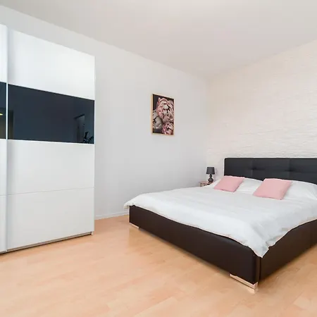 Millenium Apartment Self Check-In Faktura Rzeszow Exterior photo
