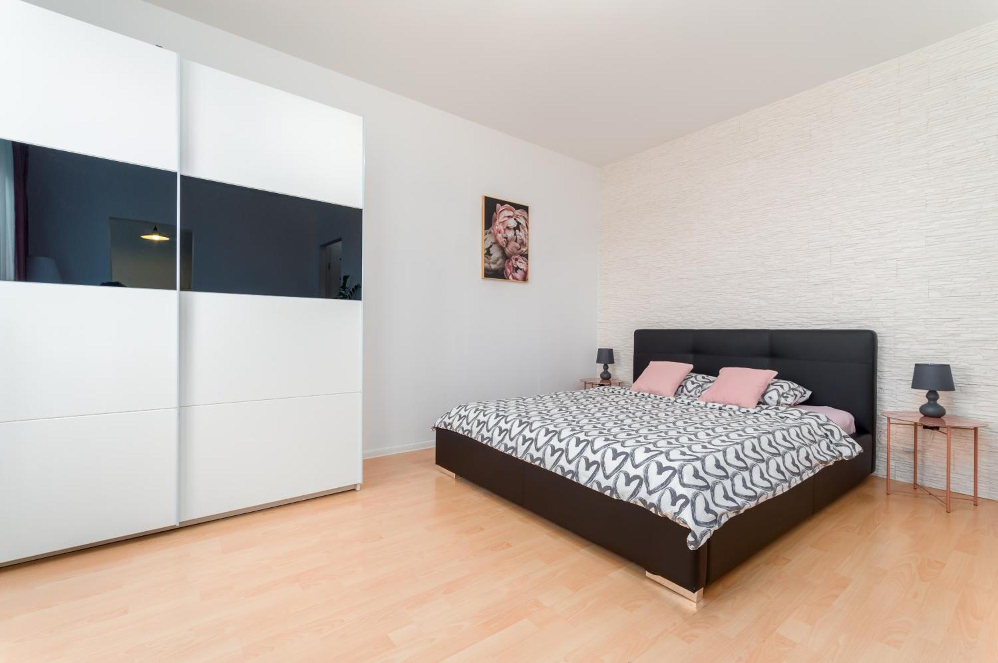 Apartment Millenium Self Check-in Faktura *